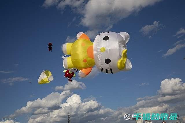 高空中的气球：飘浮在空中的梦幻之旅 (高空中的气球怎么打气)