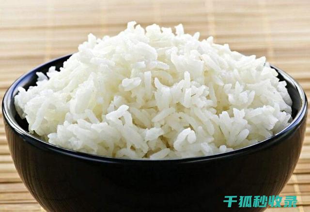 米饭松软的秘诀：水与米的搭配比例 (米饭松软的秘诀是什么)