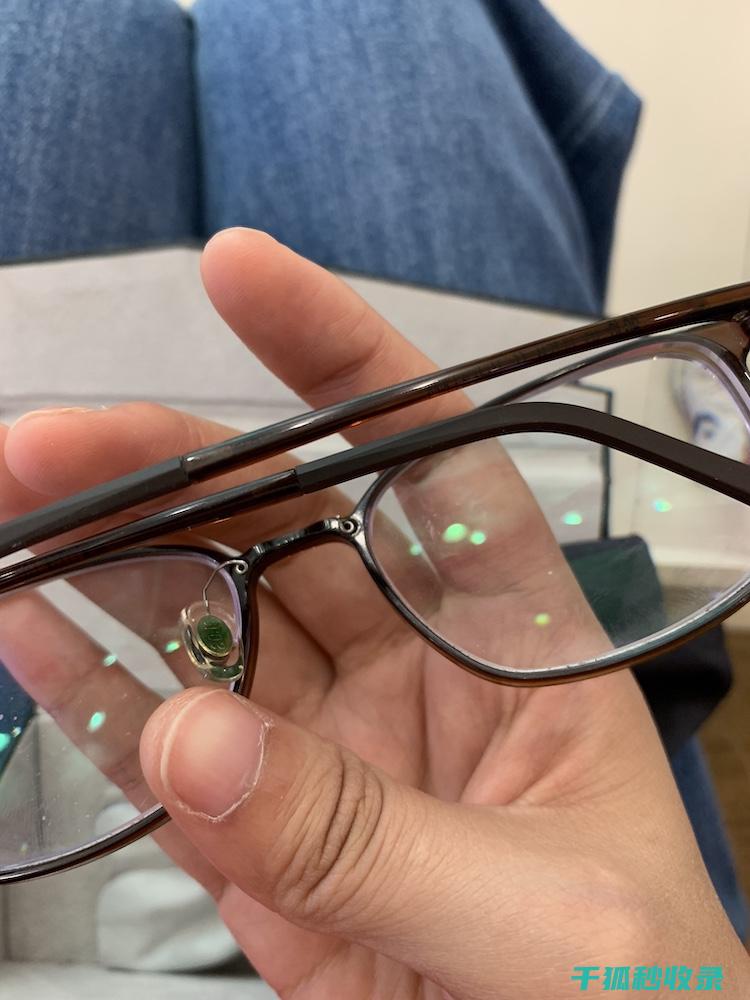 清洁眼镜鼻托：使用温和清洁剂的正确方式 (清洗眼镜鼻托)